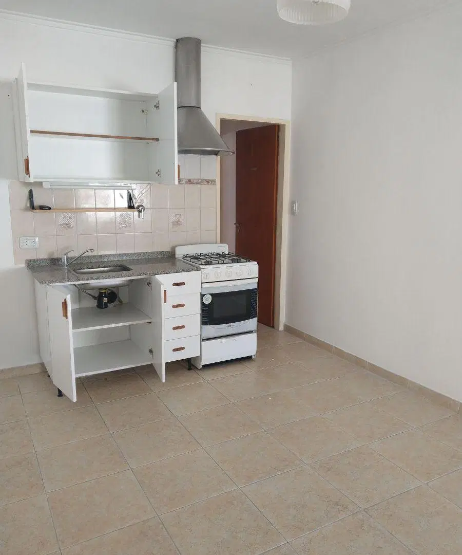DEPTO UN DORMITORIO C/DECK Y A/A 4