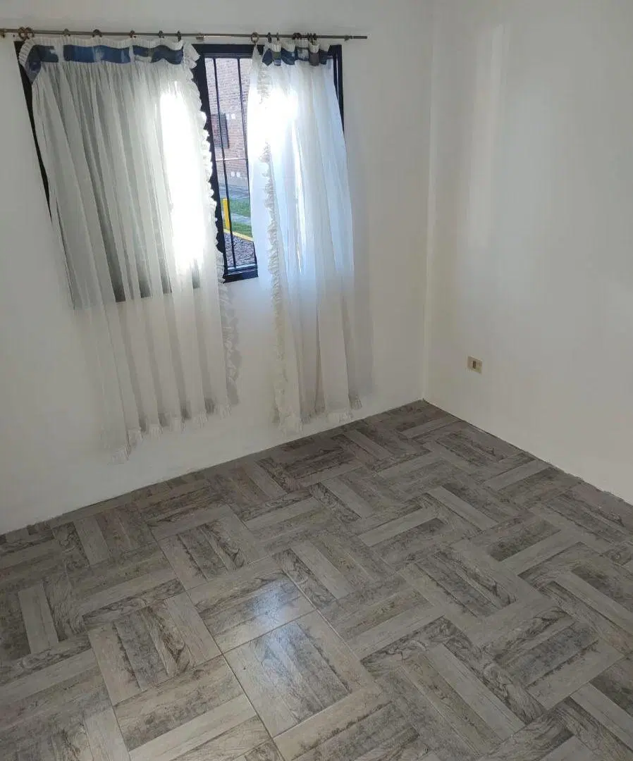 DEPARTAMENTO 2 DORMITORIOS COCHERA Y PATIO 3