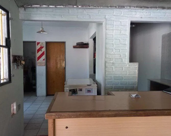 Local comercial con terreno en zona estratégica de Monte Grande 5