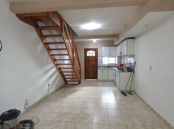 Departamento en alquiler en Monte Grande con balcón al contrafrente 5