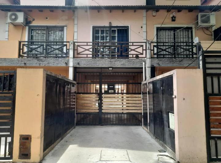 Departamento en alquiler en Monte Grande con balcón al contrafrente 2