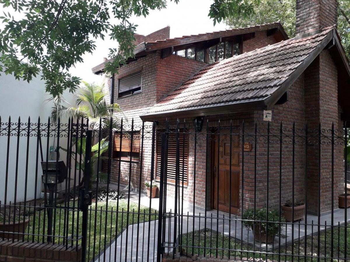 Casa con 250 m² totales y 4 dormitorios en venta en Monte Grande