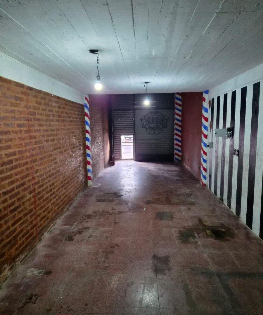 Foto de Excelente oportunidad de alquiler sobre esquina de alto tránsito, imagen 2