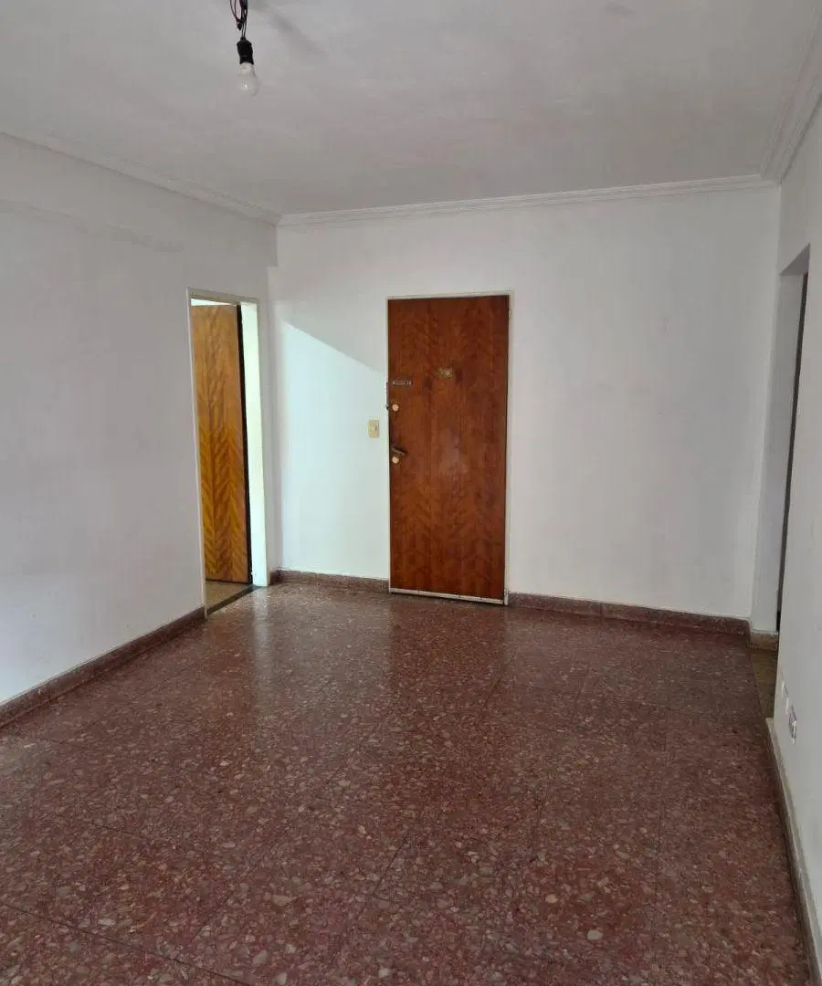 Departamento con cochera cubierta en una de las zonas más buscadas de Monte Grande 5