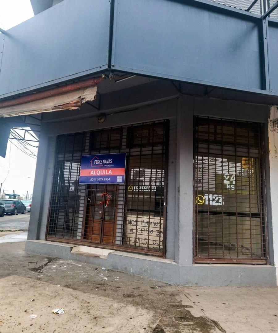 Foto de Local en esquina frente a la estación de El Jagüel, imagen 2