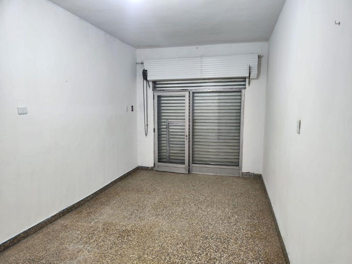 Foto de Dos locales comerciales en alquiler sobre Leandro N. Alem, imagen 2
