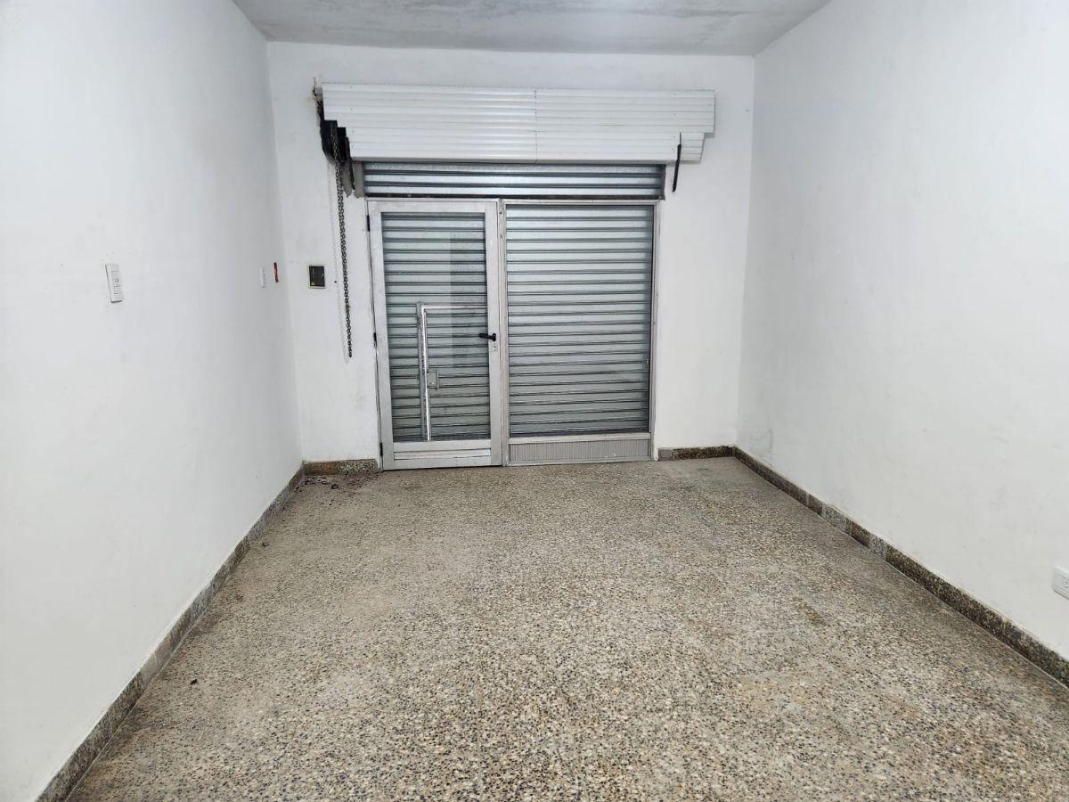 Foto de Dos locales comerciales en alquiler sobre Leandro N. Alem, imagen 4