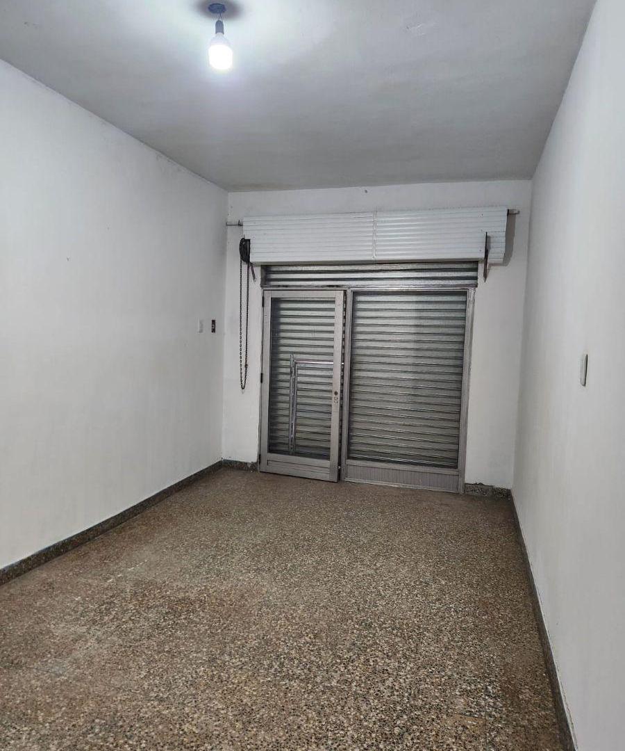 Foto de Dos locales comerciales en alquiler sobre Leandro N. Alem, imagen 3