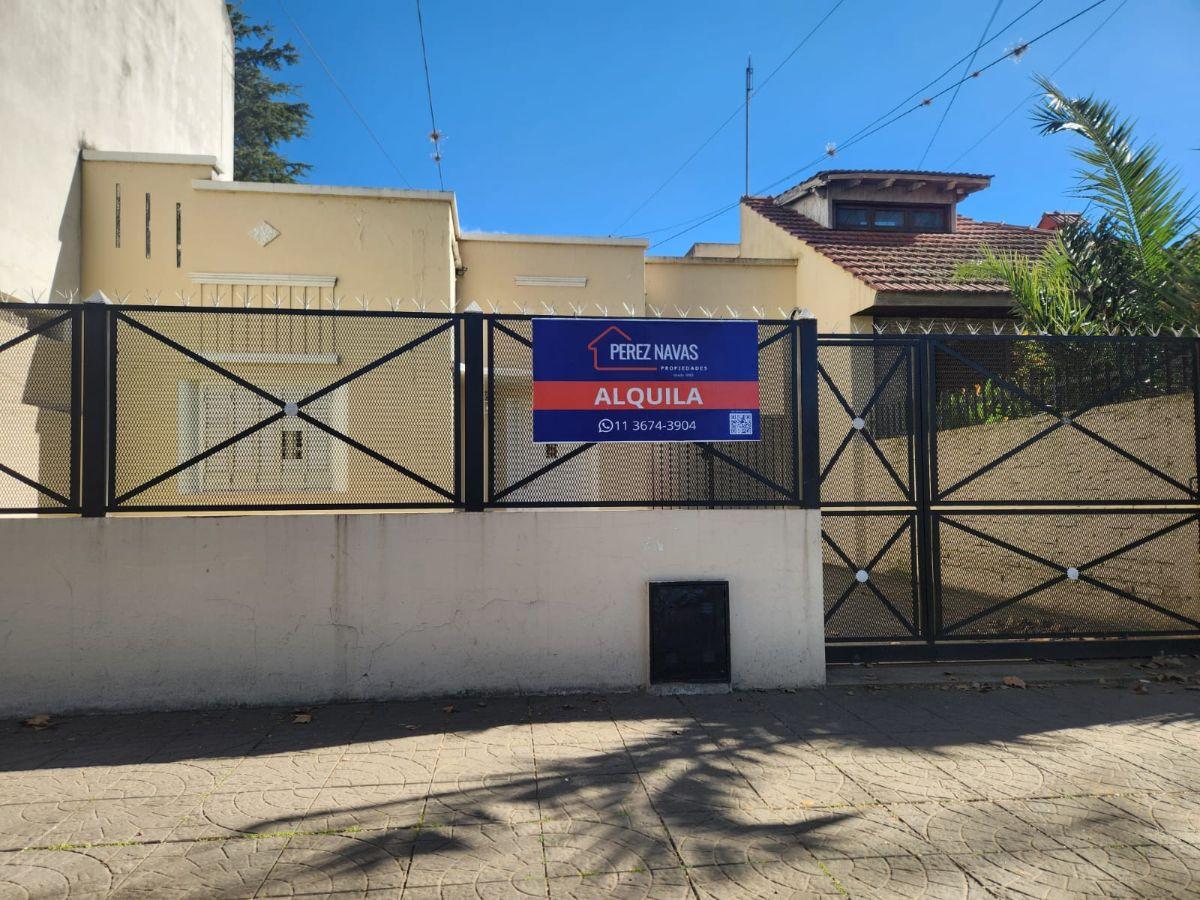 Foto de Casa en alquiler con jardín y entrada de auto en Monte Grande, imagen 2