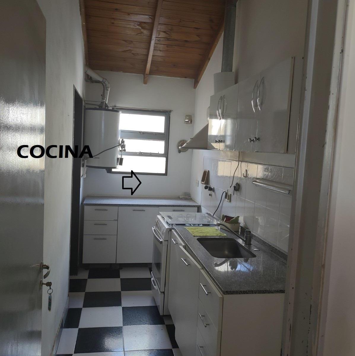 Casa 2 Dorm. y Cochera a 300 m del Mar 3