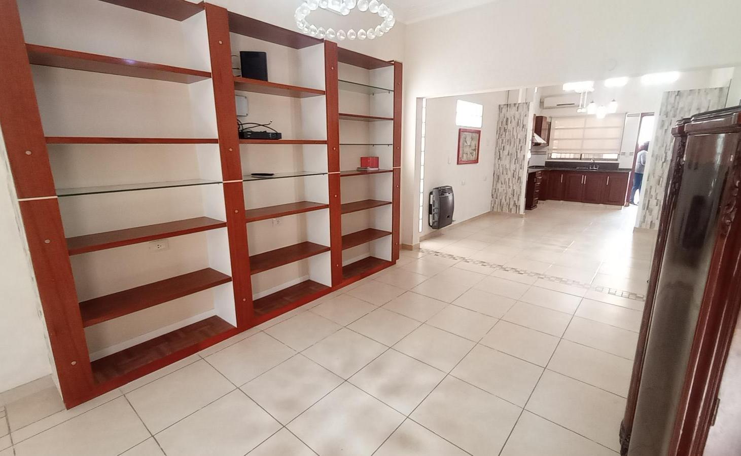 Foto de VENTA CASA 2 DORMITORIOS DEPARTAMENTO ALBERDI, imagen 2