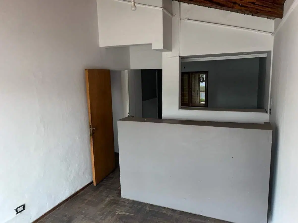 VENTA CASA 1 DORMITORIO   2 LOCALES INDEPENDIENTES SOBRE DUARTE QUIROZ 4