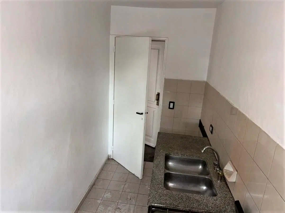 VENTA CASA 1 DORMITORIO   2 LOCALES INDEPENDIENTES SOBRE DUARTE QUIROZ 8