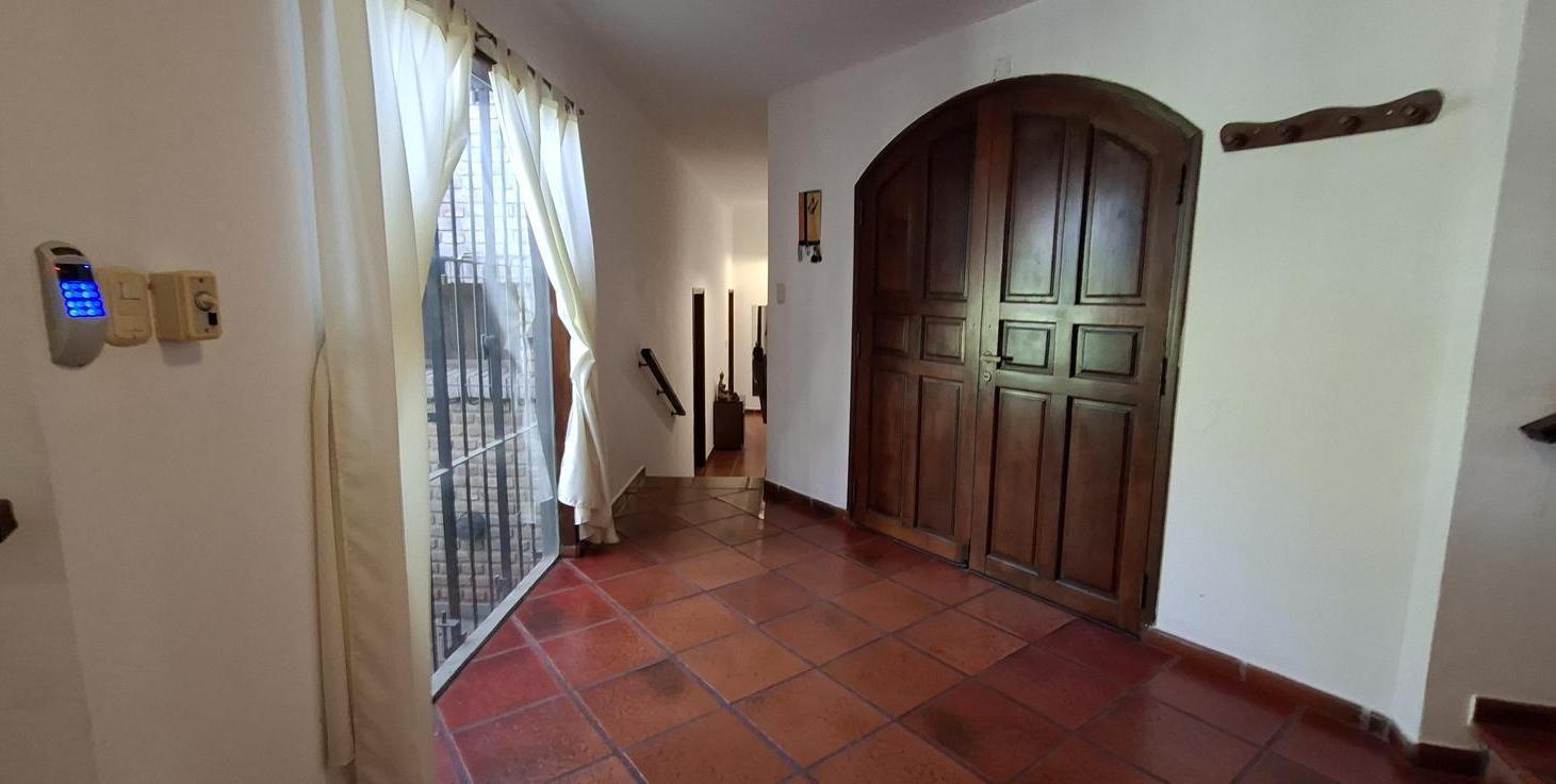 Foto de VENTA CASA 3 DORMITORIOS CON QUINCHO Y PILETA VILLA ALLENDE, imagen 3