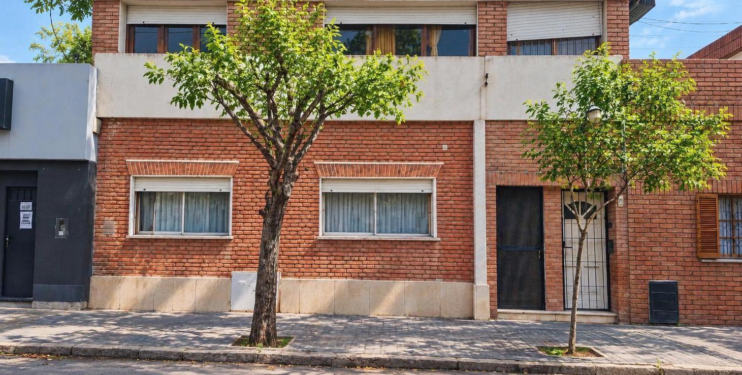 Foto de CASA PH 2 DORMITORIOS AMPLIA PB BARRIO SAN VICENTE, imagen 1