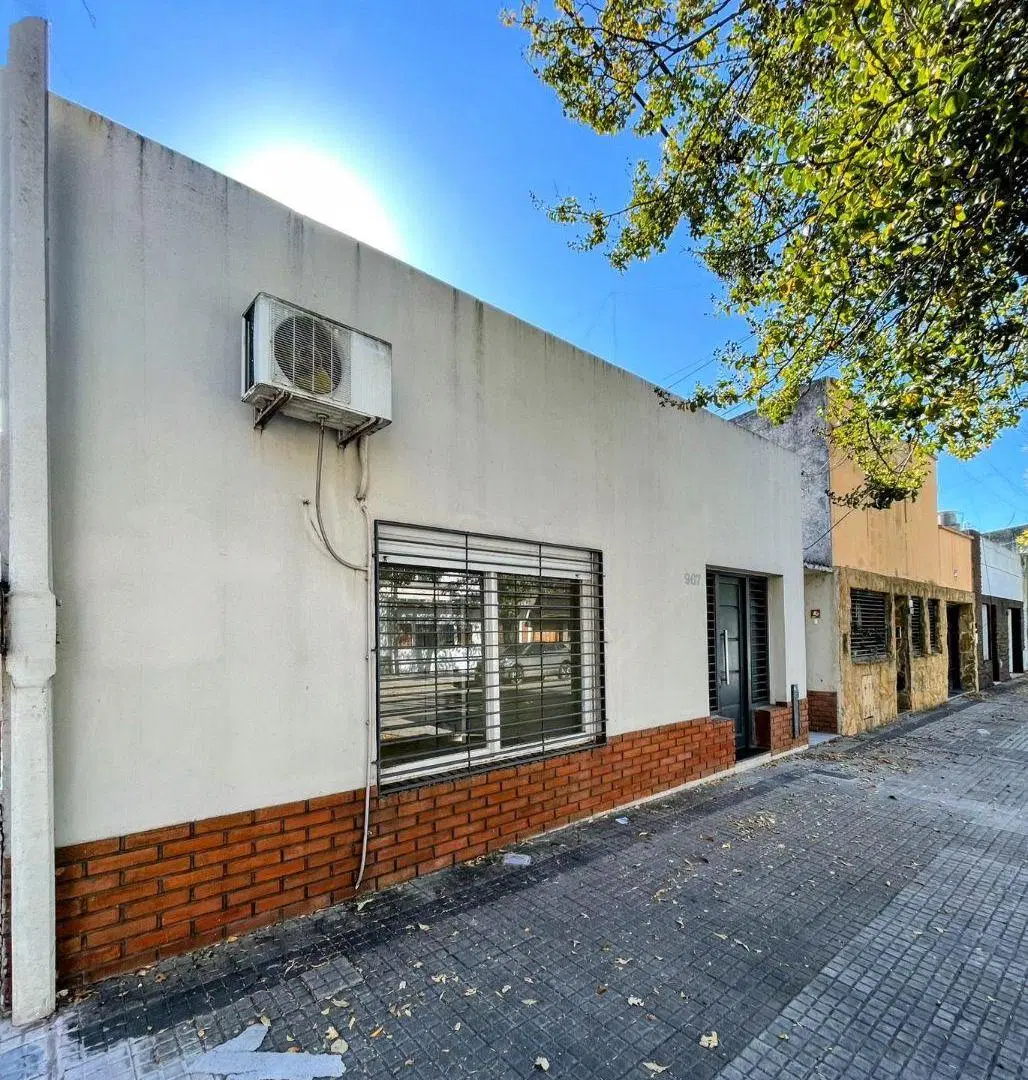 Departamento P.B. al frente con DESTINO CONSULTORIO/ESTUDIO 2