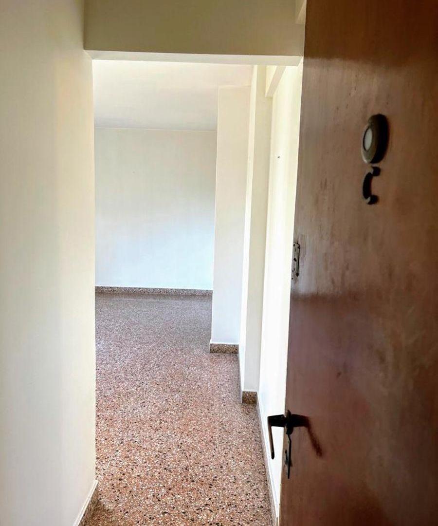 Foto de Departamento al frente de 2 dormitorios con balcón., imagen 4
