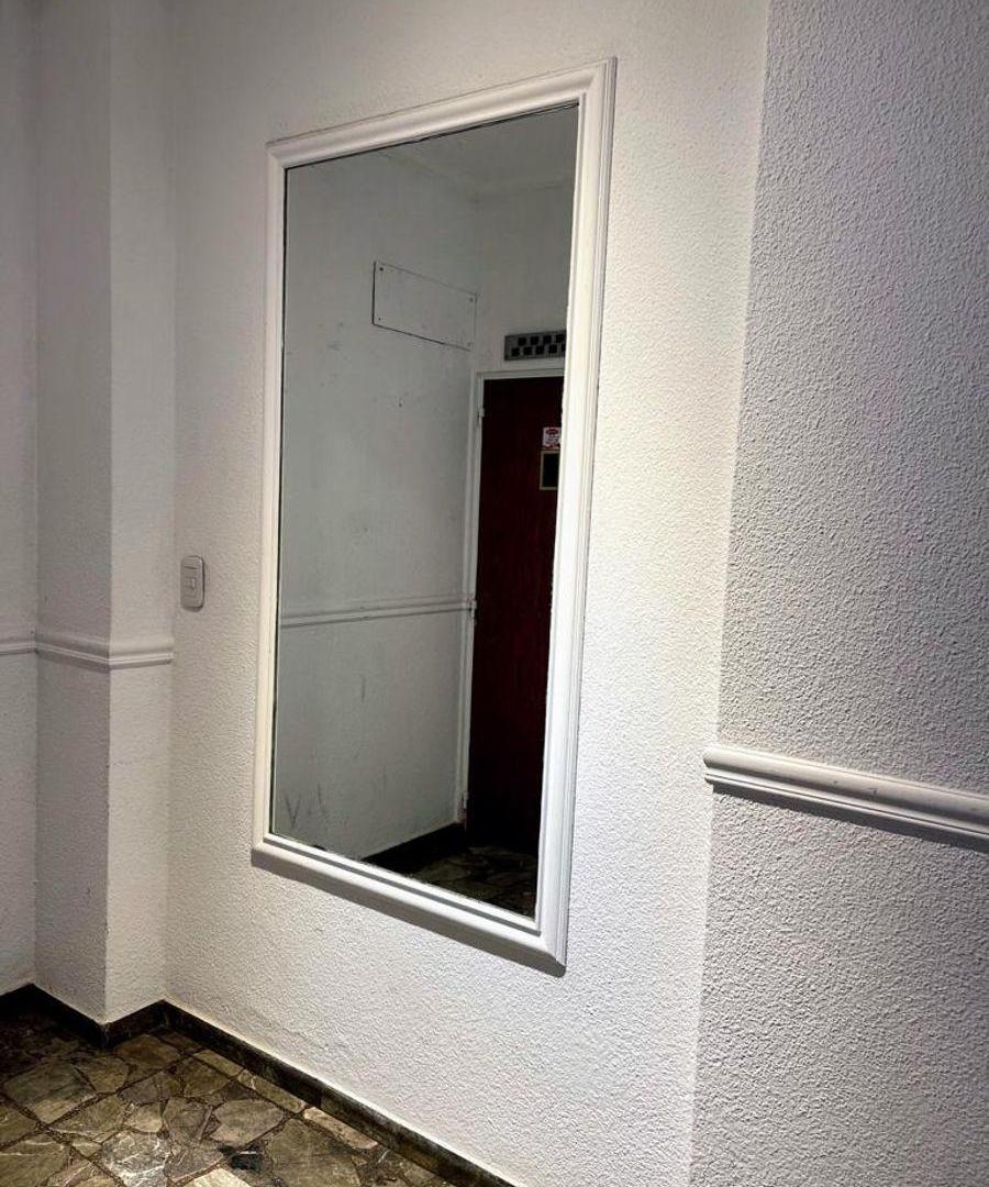 Foto de Departamento al frente de 2 dormitorios con balcón., imagen 1