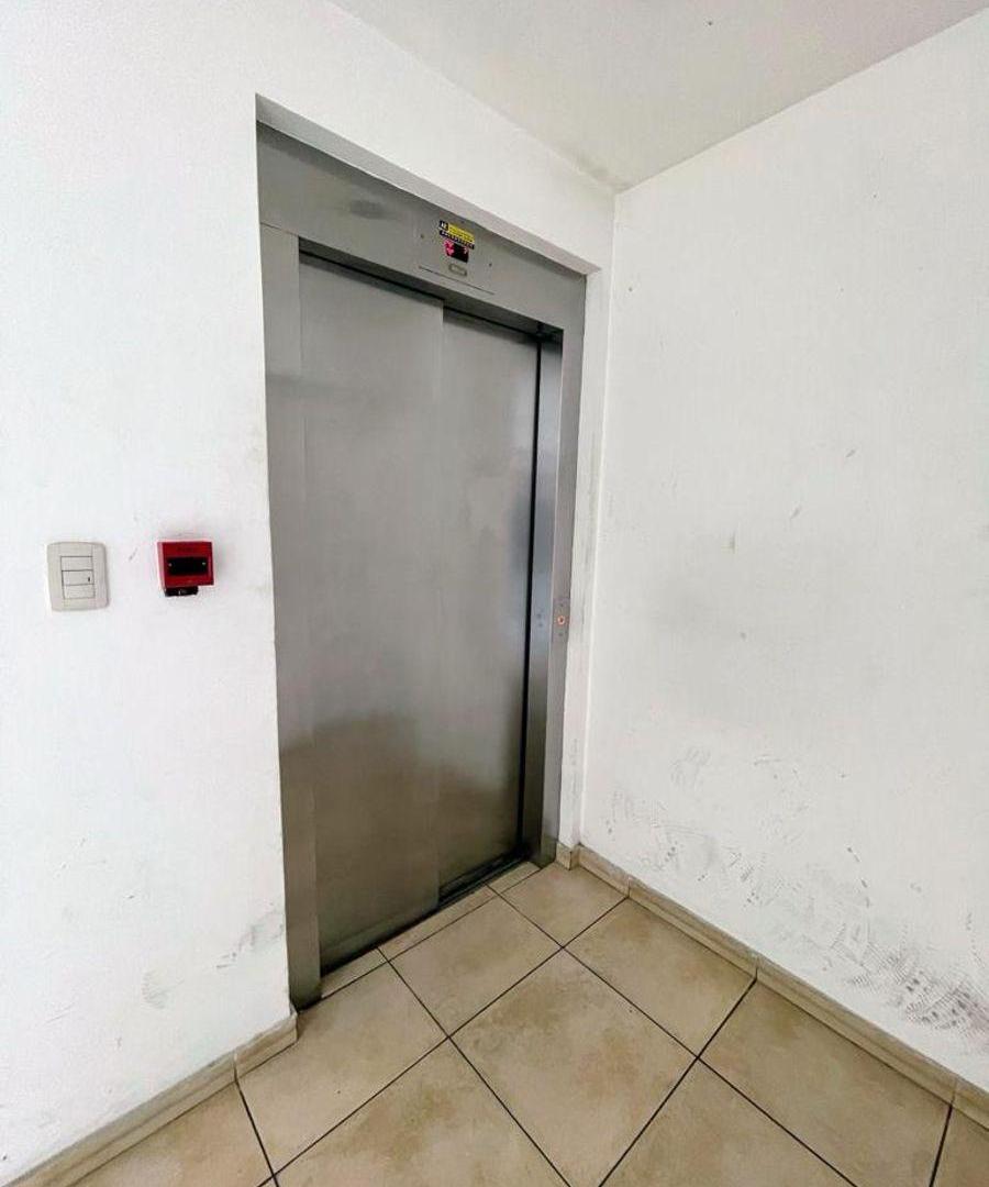 Foto de Semipiso frente y contrafrente de 2 dormitorios con balcón, imagen 1