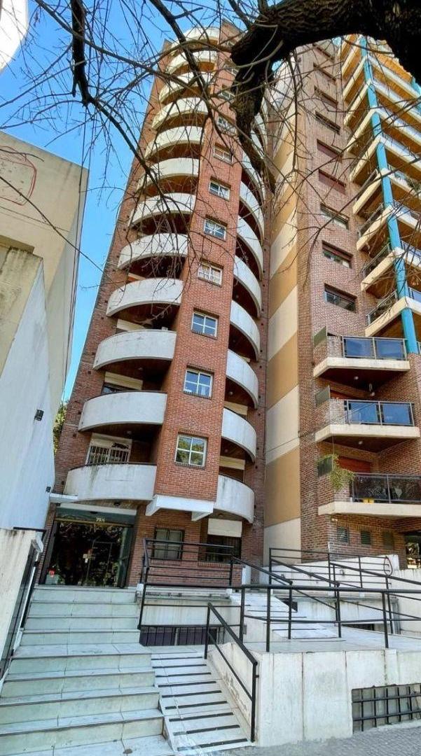 Foto de Semipiso frente y contrafrente con dos balcones., imagen 1