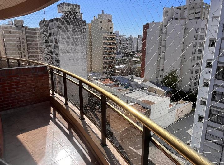 Amplio departamento en pleno centro de la palta 2