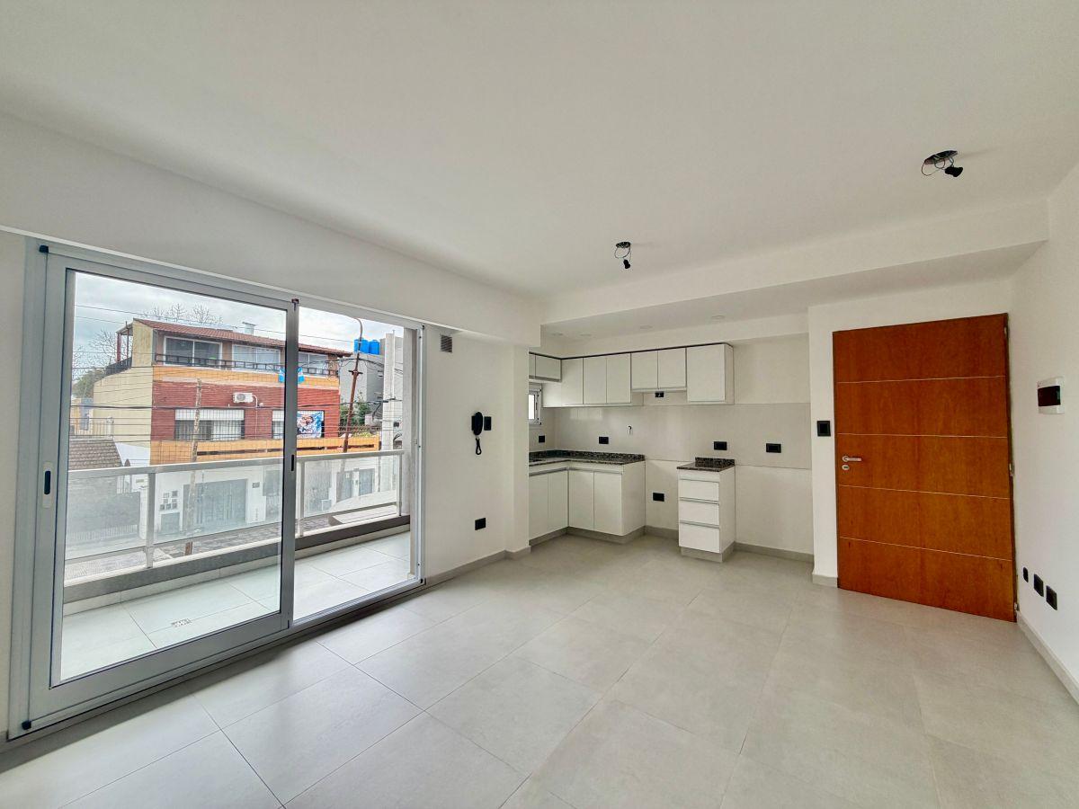 Foto de VENTA DEPARTAMENTO TRES AMBIENTES MARTIN CORONADO, imagen 2