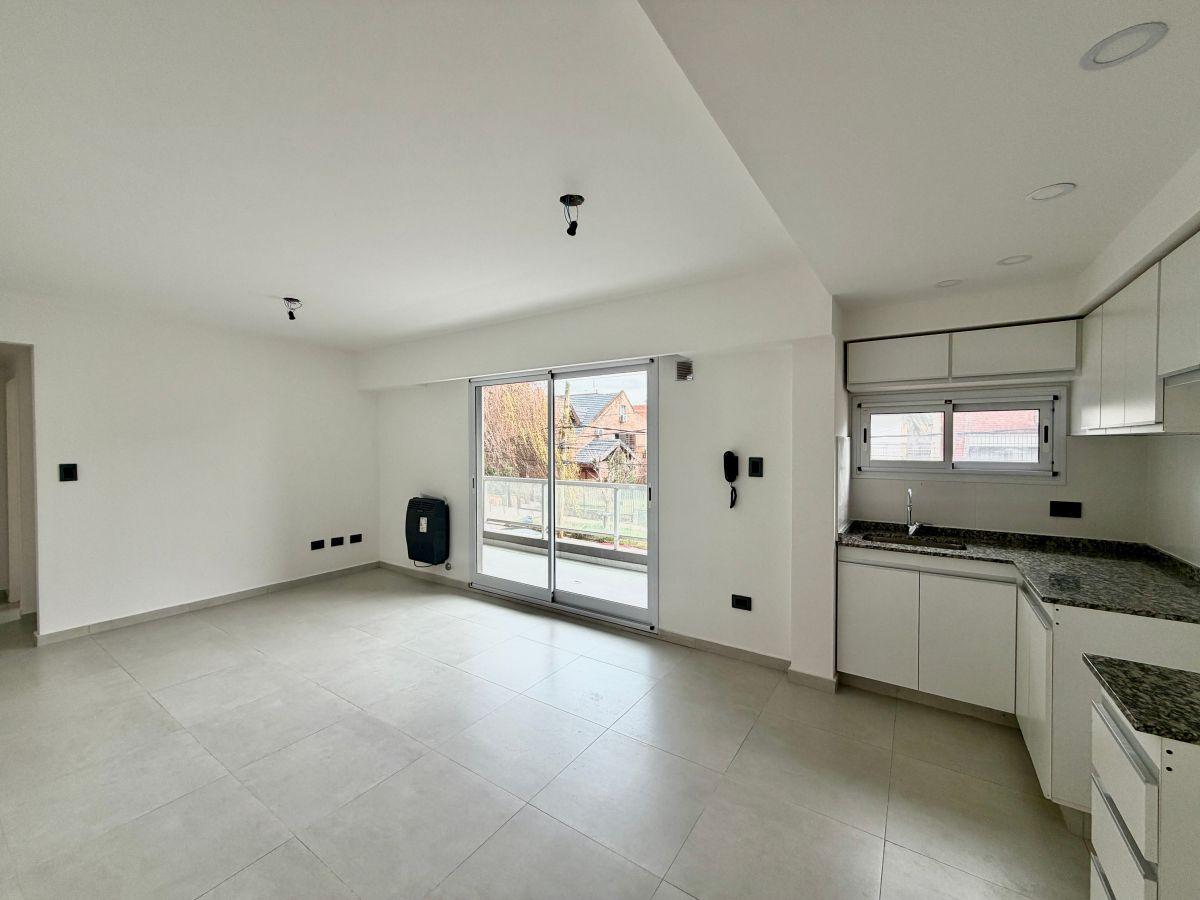 Foto de VENTA DEPARTAMENTO TRES AMBIENTES MARTIN CORONADO, imagen 5
