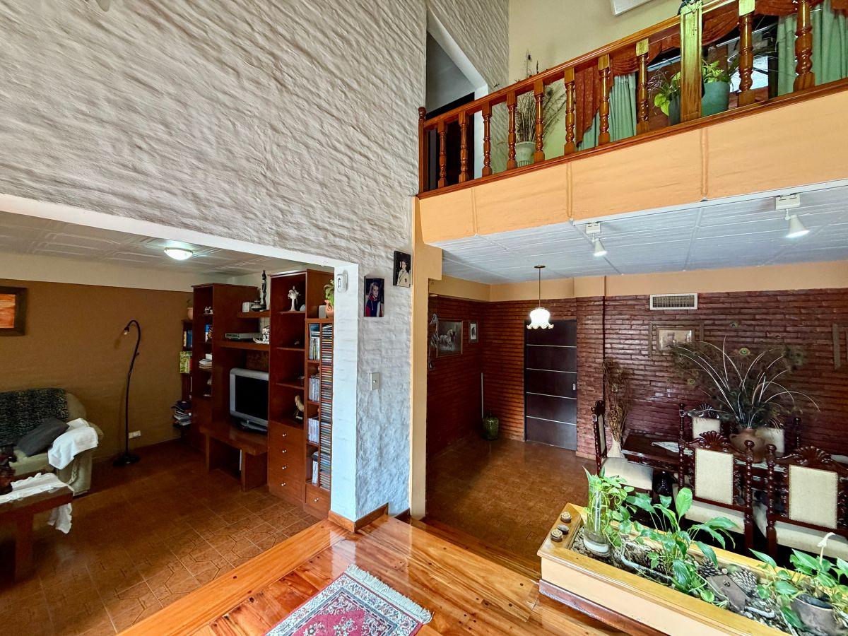 Foto de VENTA CHALET CINCO AMBIENTES VILLA BOSCH, imagen 2