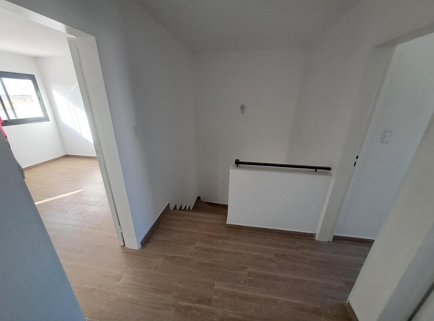 Foto de Dueño alquila Duplex Premium y amplio. Ubicado en Mz51 - Lt 20 - unidad, imagen 2