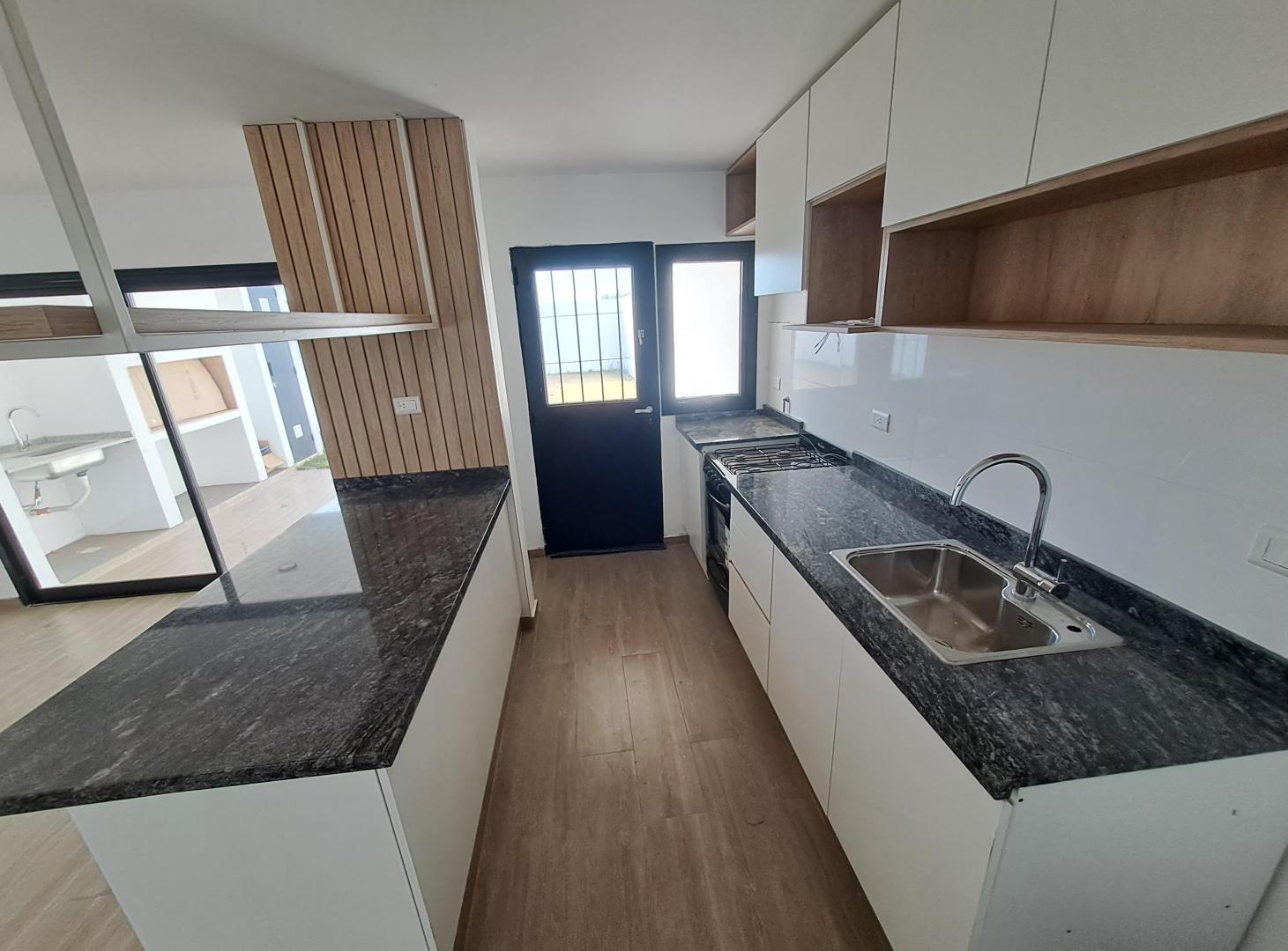Foto de Dueño alquila Duplex Premium y amplio. Ubicado en Mz51 - Lt 20 - unidad, imagen 1
