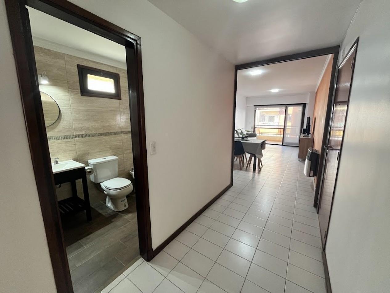 Alquiler Temporario -DEPARTAMENTO 2 AMBIENTES CON BALCON, COCHERA Y EXCELENTE UBICACION - BARRIO LA 