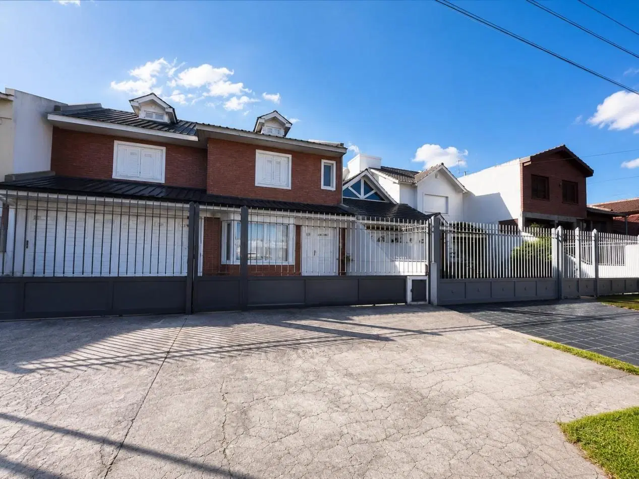 Excelente Chalet 5 Ambientes en Constitucion - Apto Credito 2
