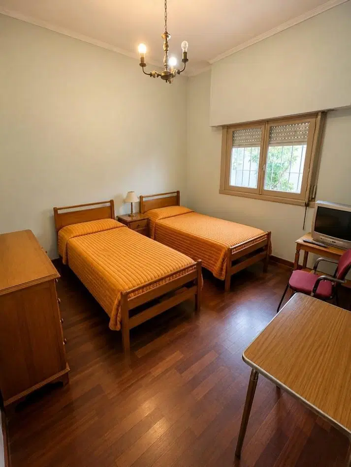 CHALET 4 AMBIENTES CON GARAGE EN PH - APTO CREDITO - LA PERLA 5