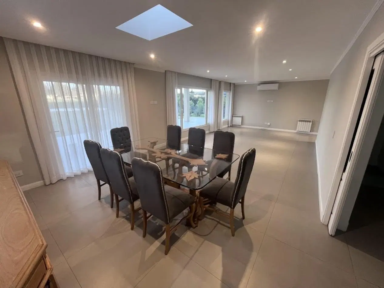 ALQUILER | Imponente casa de 5 ambientes con piscina y parque sobre lote de 1.000 m² 5