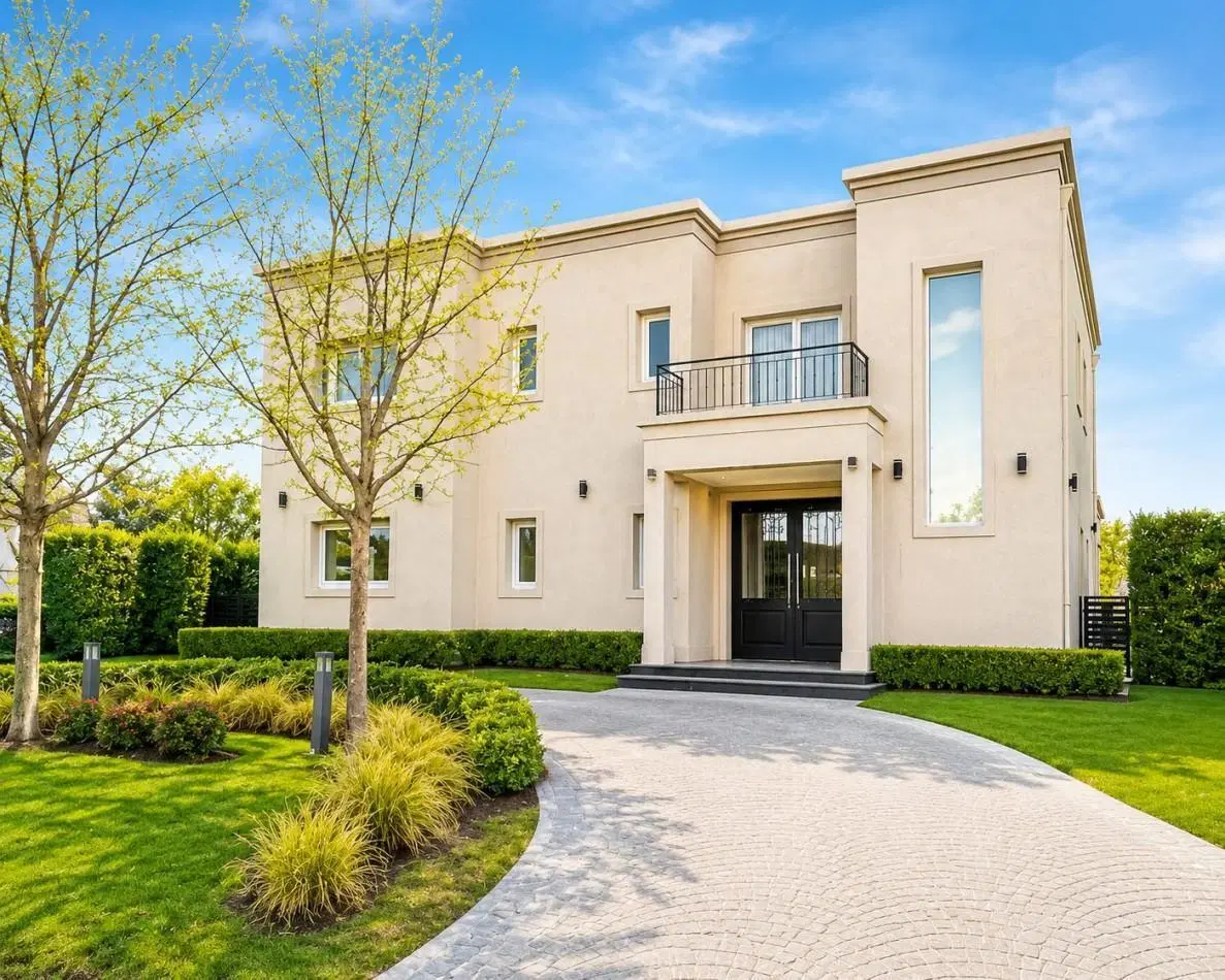 ALQUILER | Imponente casa de 5 ambientes con piscina y parque sobre lote de 1.000 m² 2
