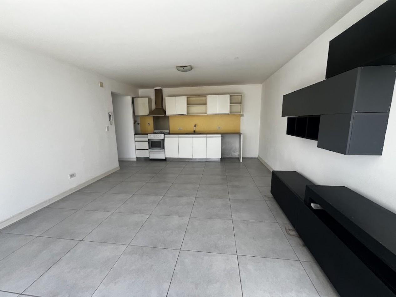 Foto de DEPARTAMENTO DE 2 AMBIENTES CON COCHERA Y BALCONES | APTO CREDITO, imagen 4