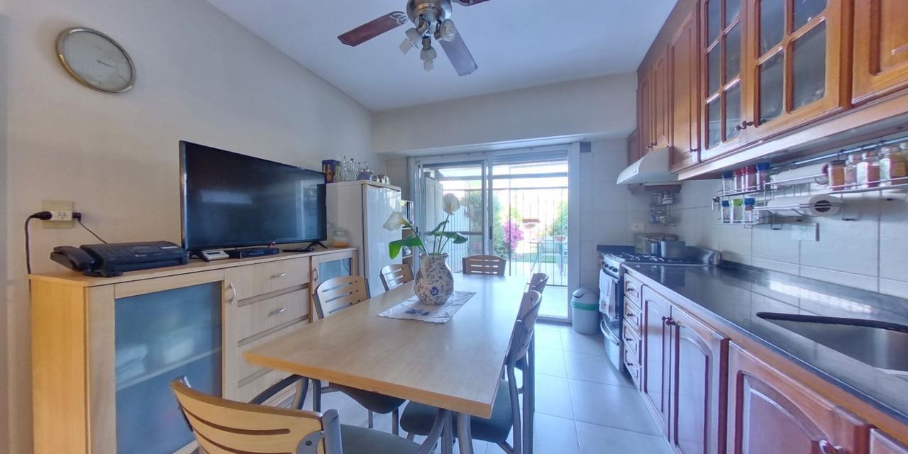 VENTA CASA 5 AMBIENTES SAAVEDRA JARDIN COCHERA