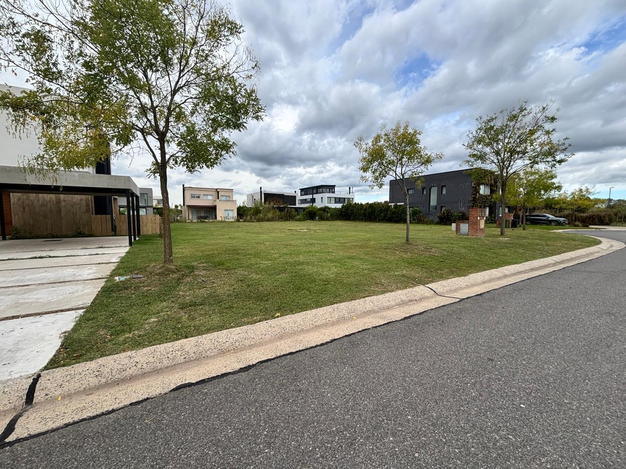 VENTA LOTE INTERNO EN BARRIO ARAUCARIAS, PUERTOS - ESCOBAR