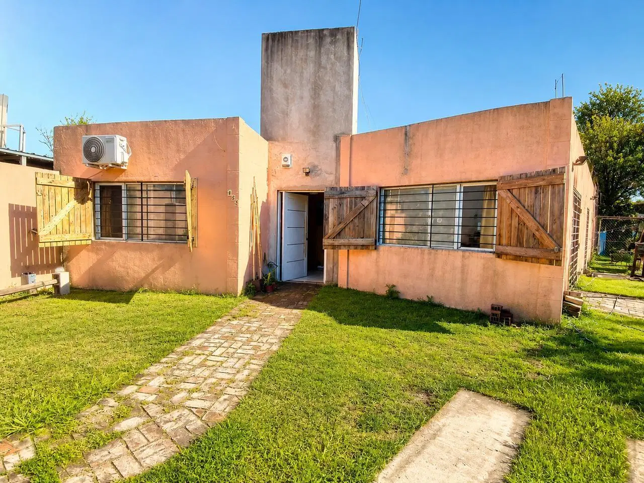 VENTA casa 4 ambientes - ituzaingo - amplio parque 2