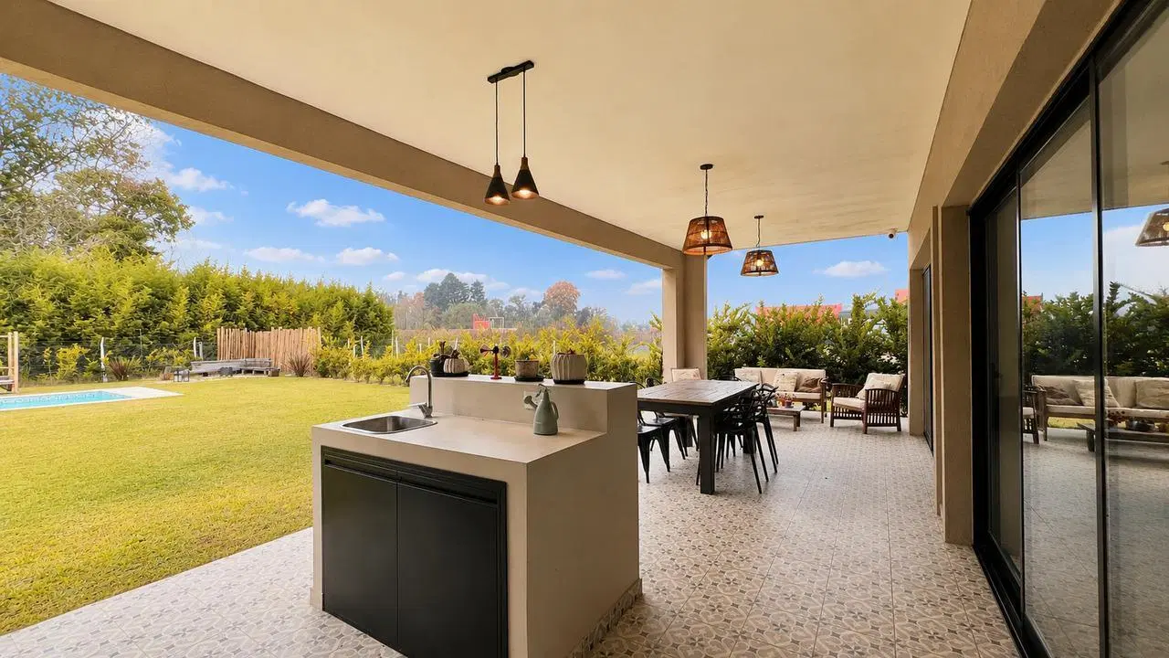 VENTA CASA 5 AMBIENTES BARRIO PRIVADO SAN PABLO PILAR 3