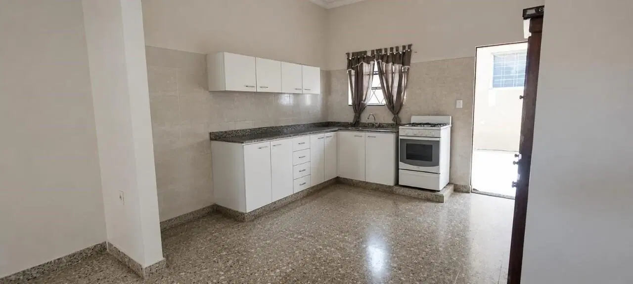 Casa a reformar multifamiliar apta credito 4