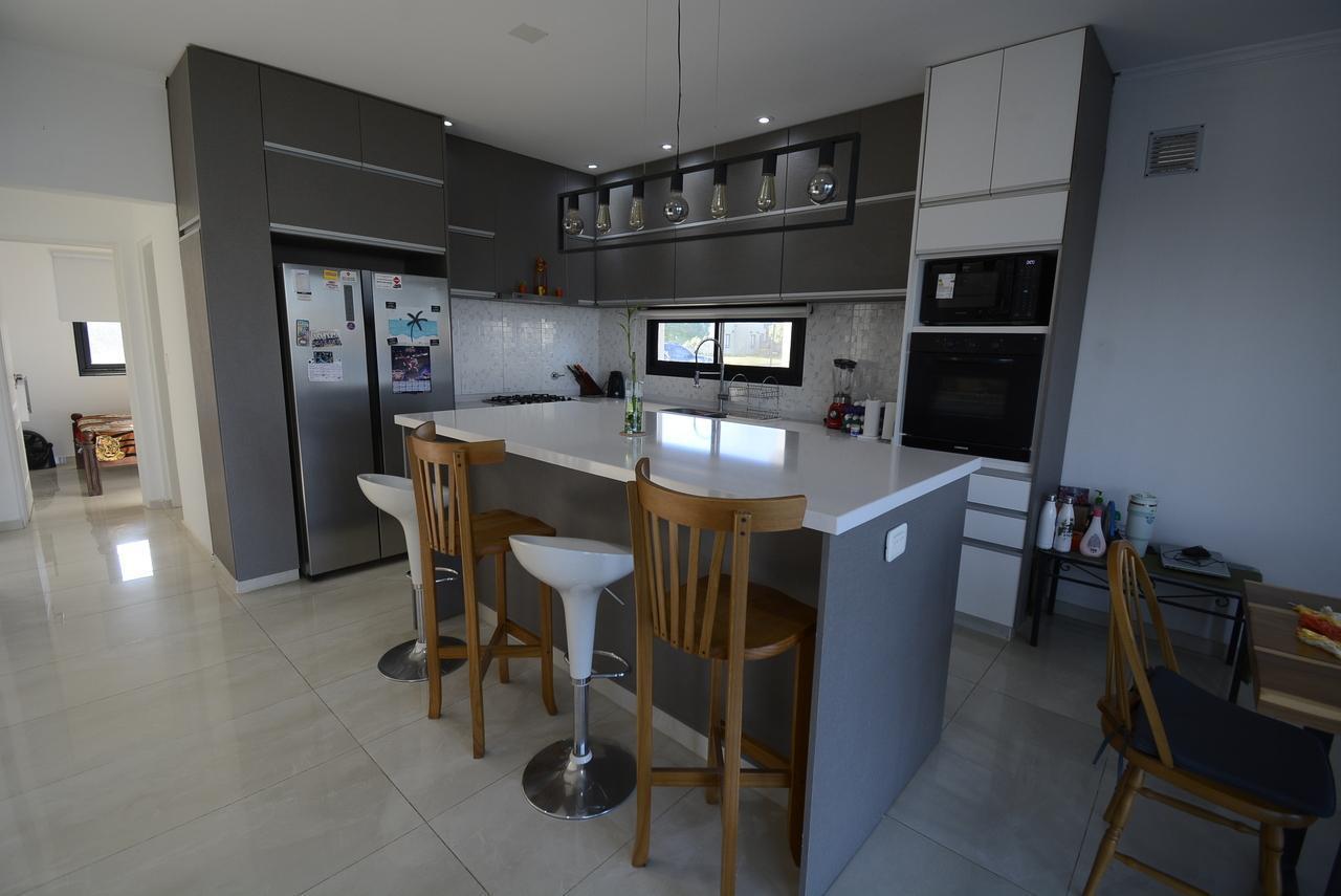 Foto de Casa 6 ambientes al lago San Sebastian, imagen 1