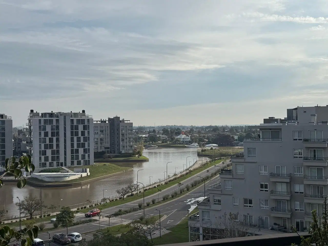 VENTA: Departamento2 amb.NORDELTA amplia terraza con parrilla ,vista a Bahia doble cochera y baulera 3