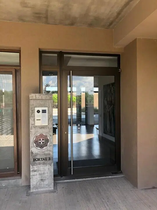 VENTA: Departamento2 amb.NORDELTA amplia terraza con parrilla ,vista a Bahia doble cochera y baulera 2