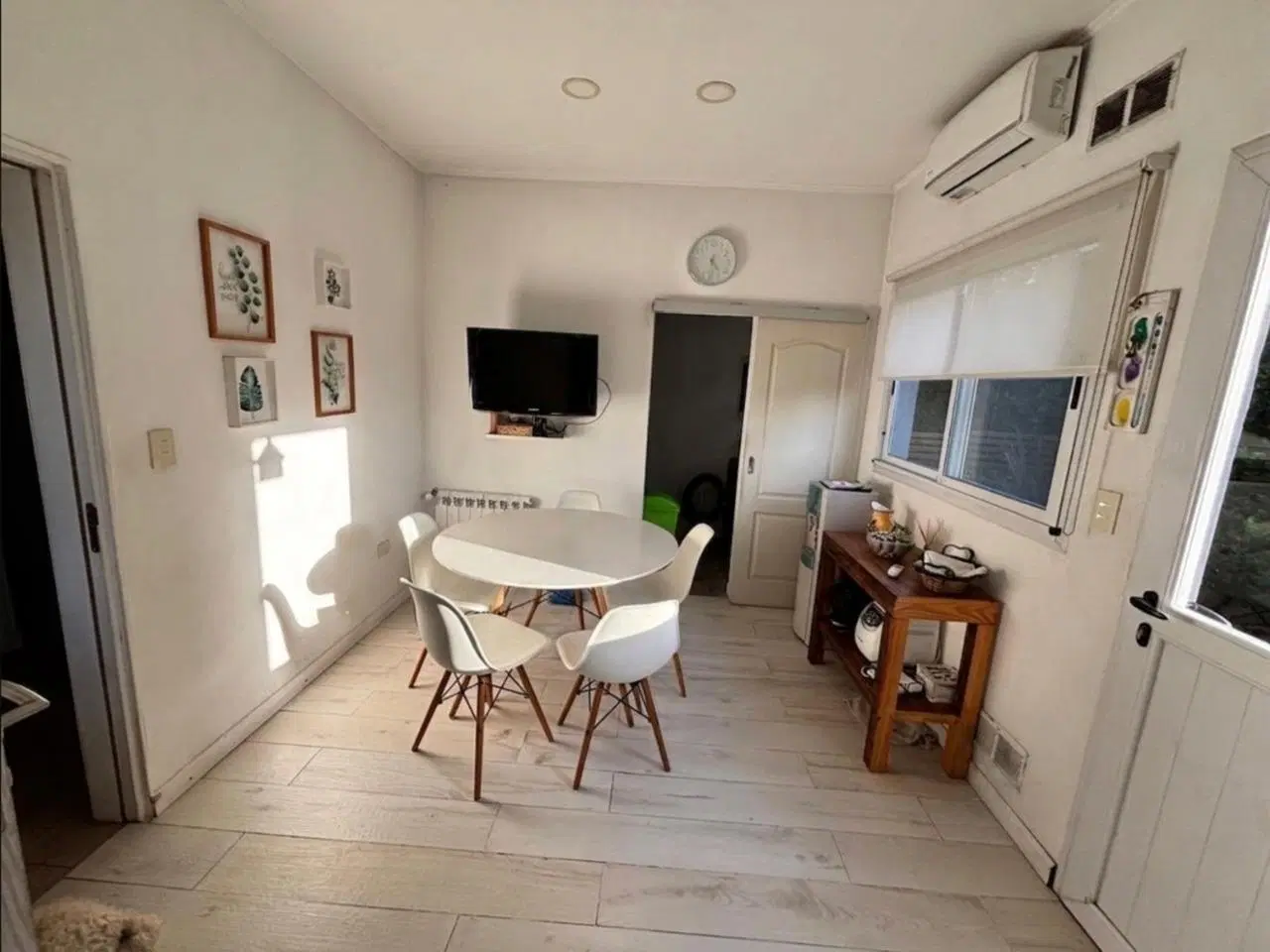 VENTA CASA - LA COMARCA -  LOTE INTERNO - con jardin y pileta 2