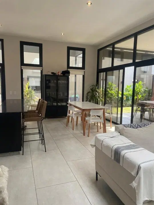 Casa en Alquiler 5 ambientes Acacias 2
