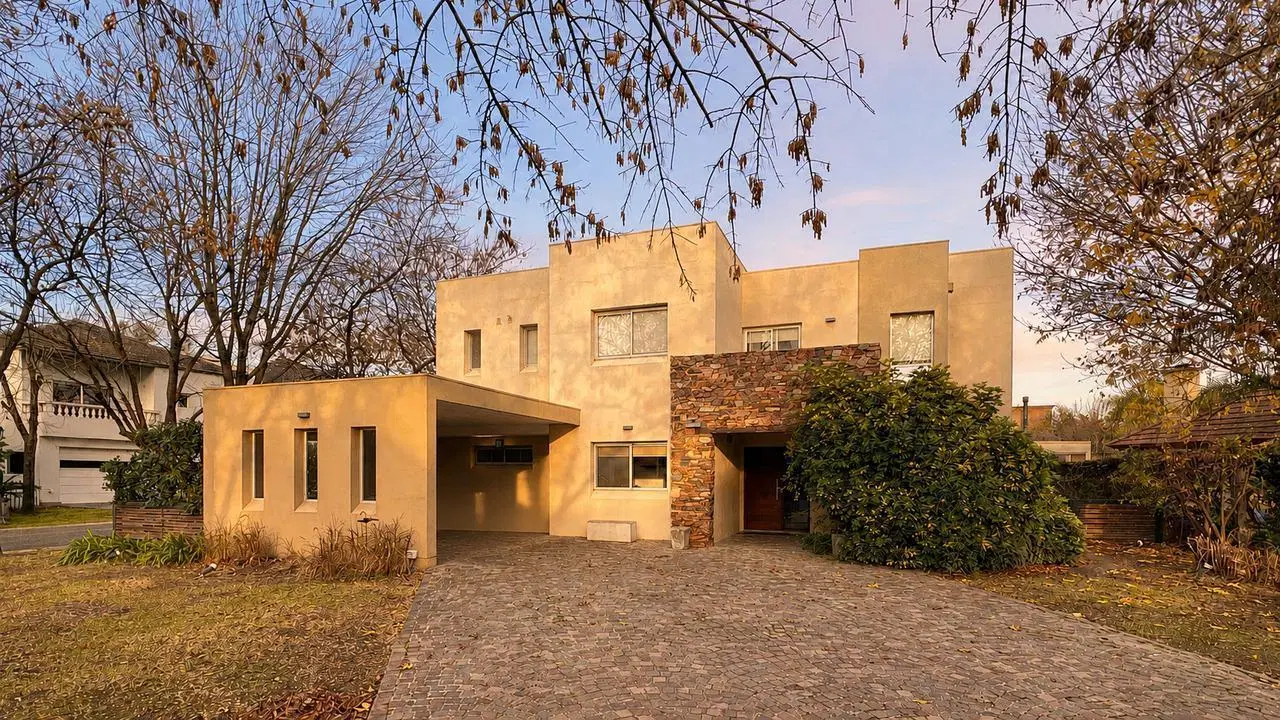 VENTA CASA BARRIO PRIVADO LA ARBOLEDA ESCOBAR 6 AMBIENTES 3