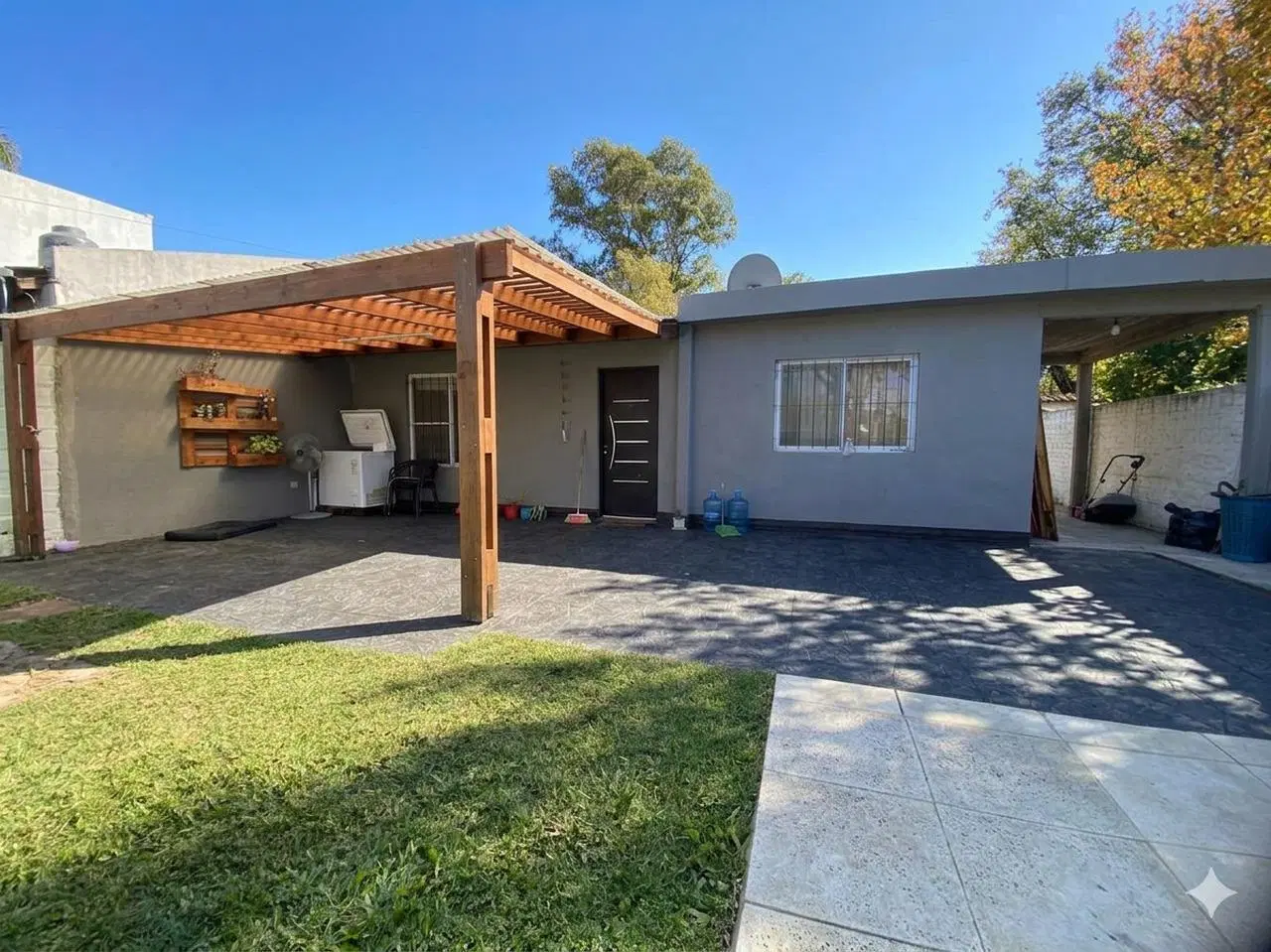 VENTA CASA 5 AMBIENTES EN BENAVIDEZ PILETA 2