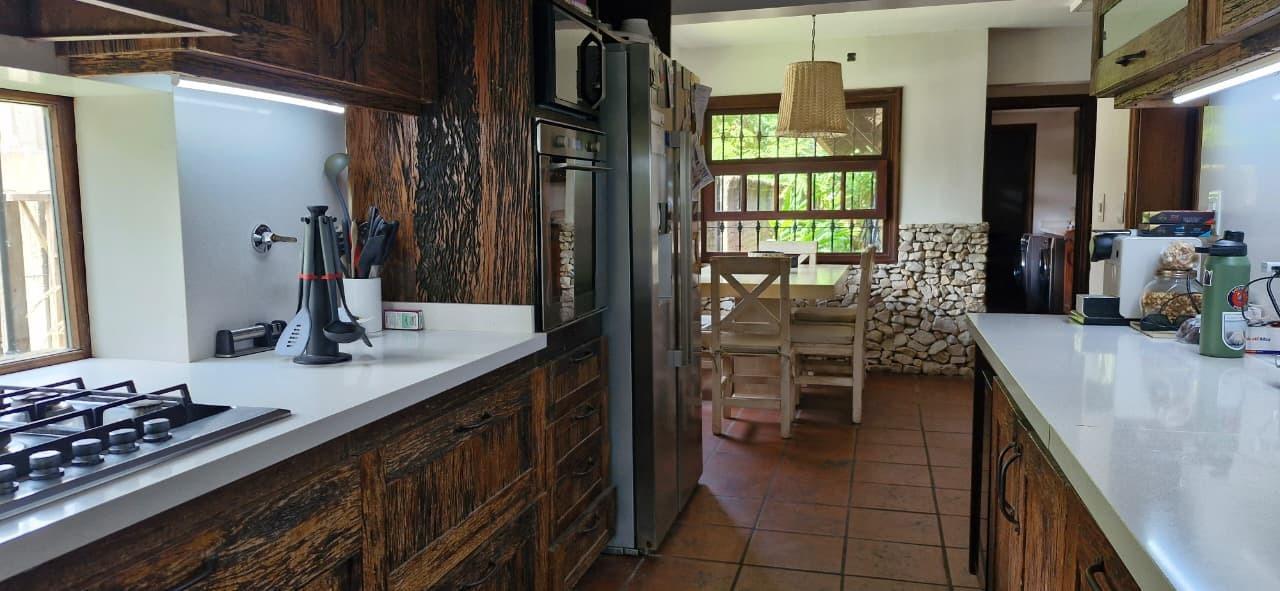 Foto de VENTA casa 6 amb - LOMAS DE SAN ISIDRO - con pileta, imagen 3