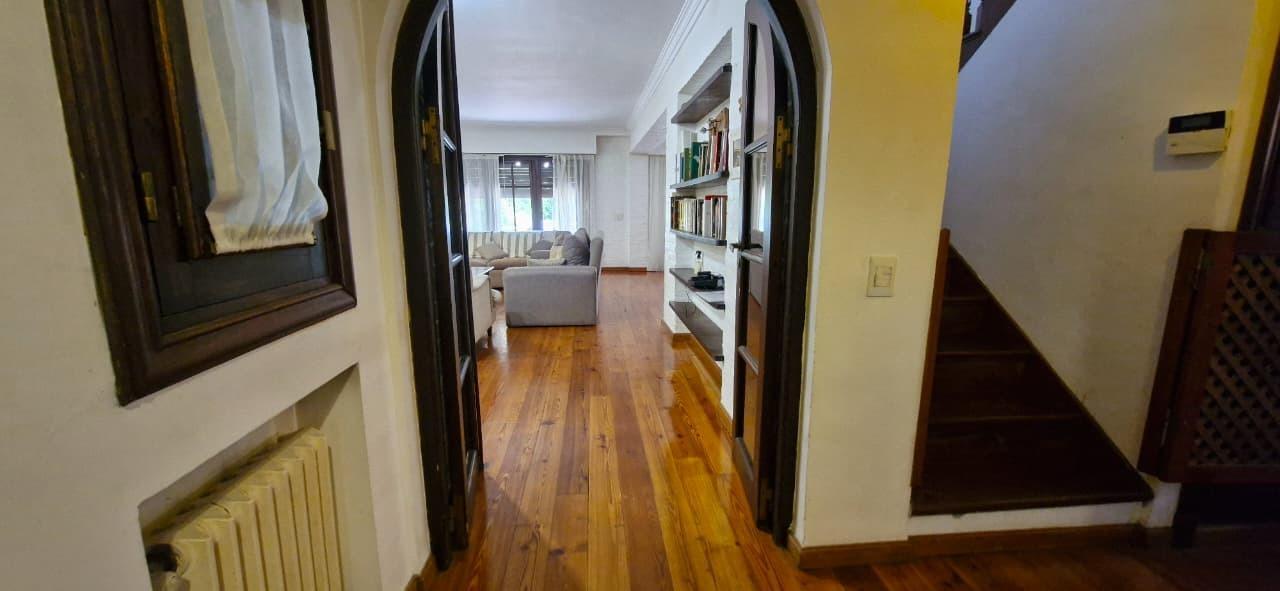 Foto de VENTA casa 6 amb - LOMAS DE SAN ISIDRO - con pileta, imagen 2